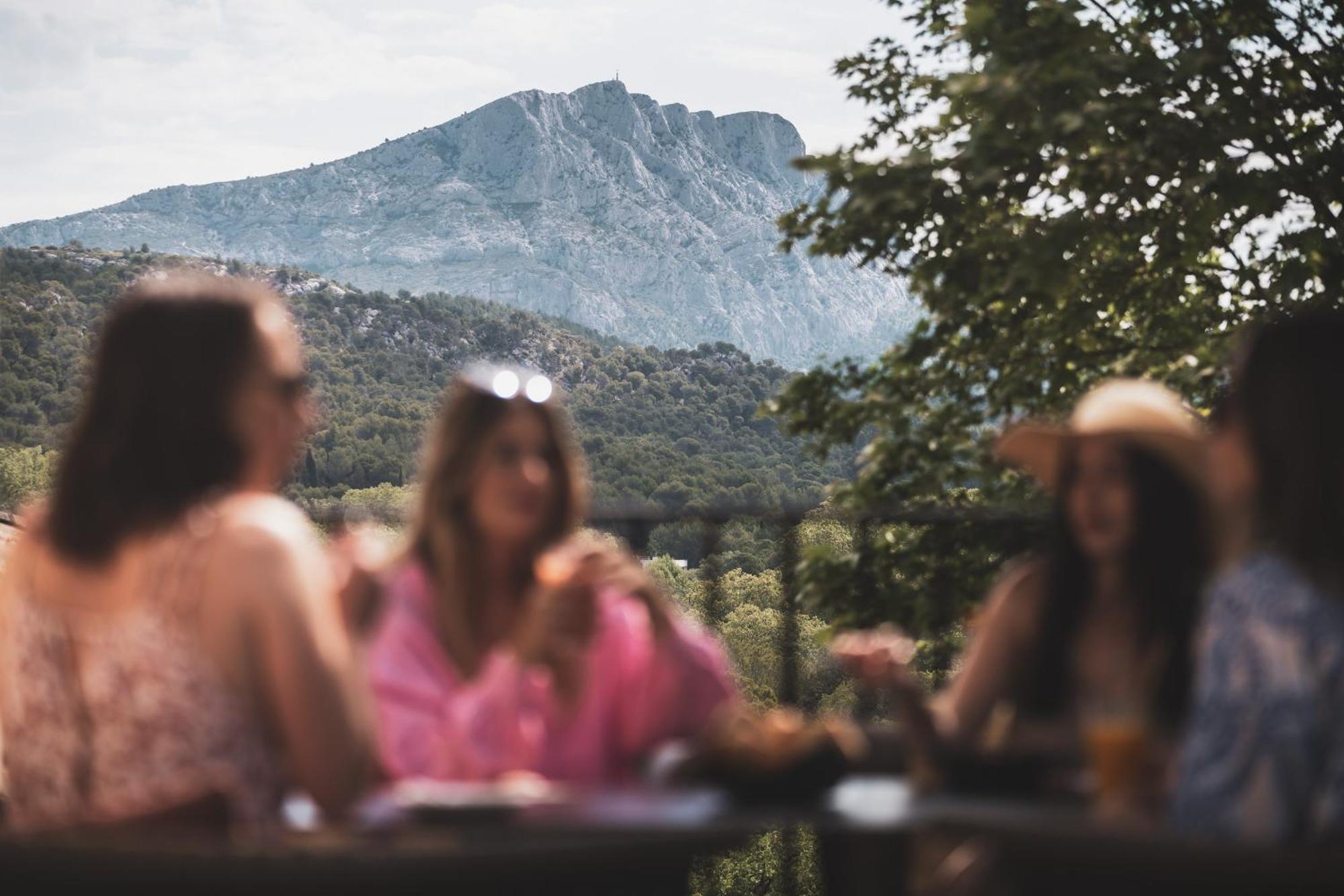 Les Lodges Sainte-Victoire Hotel & Spa Le Tholonet Bagian luar foto
